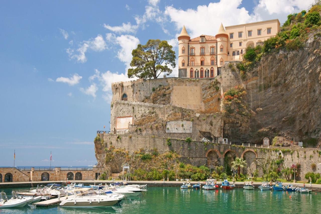 Giselle Apartments Maiori - Amalfi Coast ภายนอก รูปภาพ